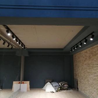 Монтаж люстр, бра, треков