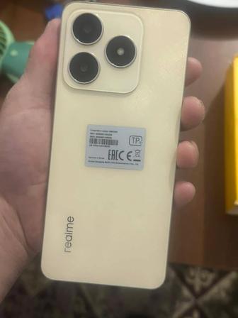 Realme с61