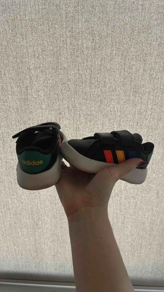 Кроссовки детские