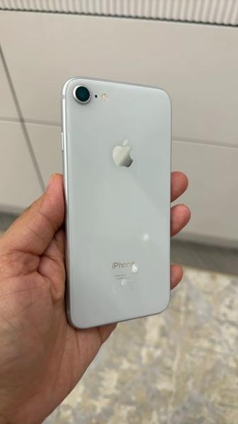 Iphone 8, 64 GB, белый цвет.