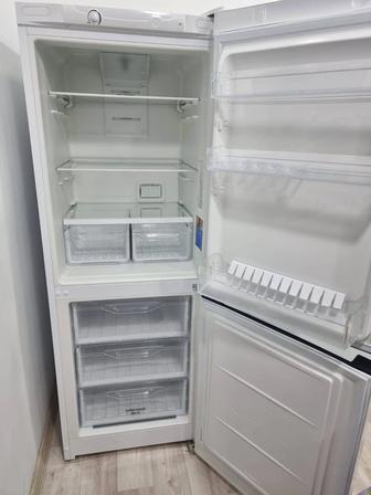 Продам холодильник INDEZIT
