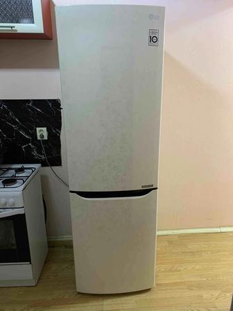 Продам холодильник LG