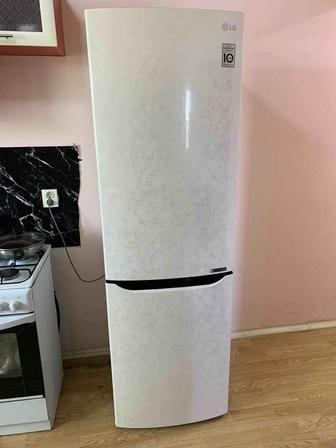 Продам холодильник LG