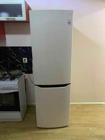 Продам холодильник LG