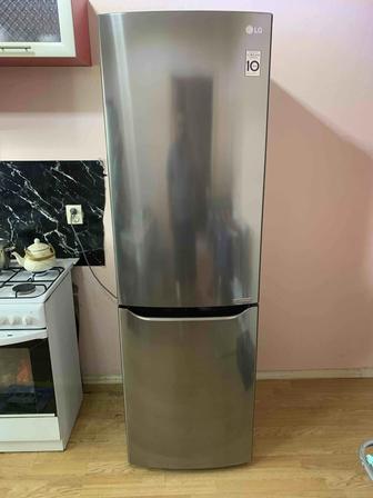 Продам холодильник LG