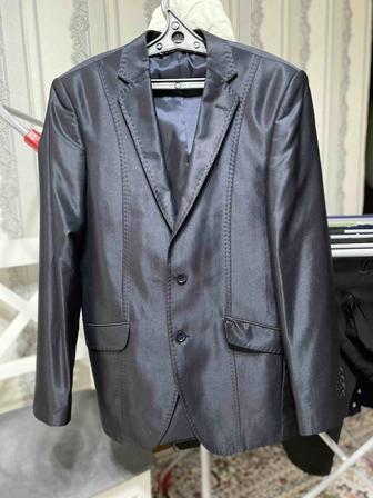 Продам пиджак однобортный
