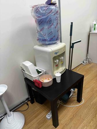 Продам кулер с журнальным столом