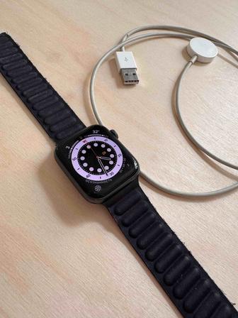 Apple Watch  (44mm)