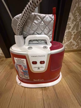Паровой утюг ( отпариватель) Tefal
