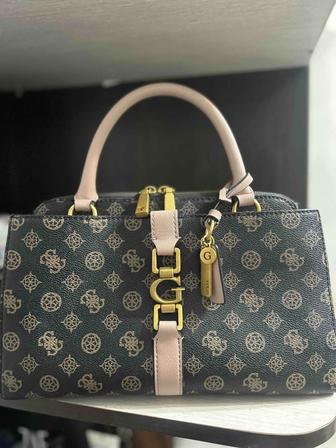 продам сумку GUESS оригинал