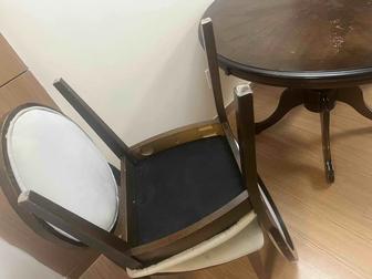 Стол и стулья