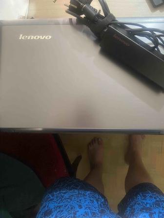 Продам ноутбук Lenovo IdeaPad V570 в хорошем состоянии