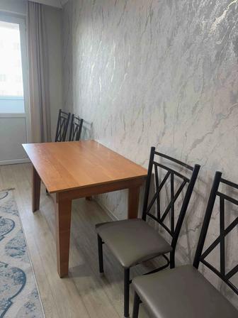 Стол со стульями