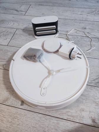 Продам Робот-пылесос Xiaomi Mi RobotVacuum Mop P