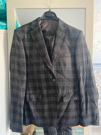 Продам костюм мужской