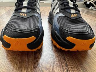 Продам мужские кроссовки adidas оригинал, размер 41
