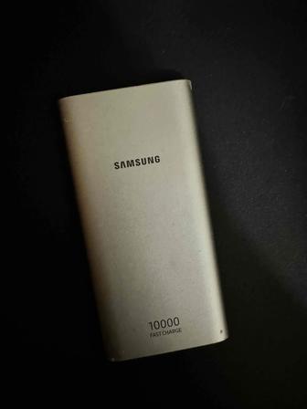 Внешний аккумулятор Samsung -P1100C 10000 мАч серебристый