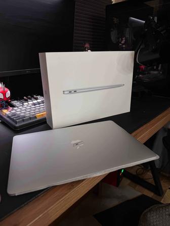 MacBook Air 13 M1 (8/256)