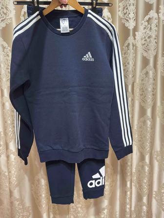 Спортивный костюм Adidas