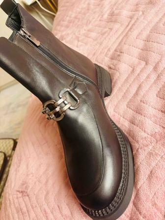 Продам зимние кожаные ботинки челси