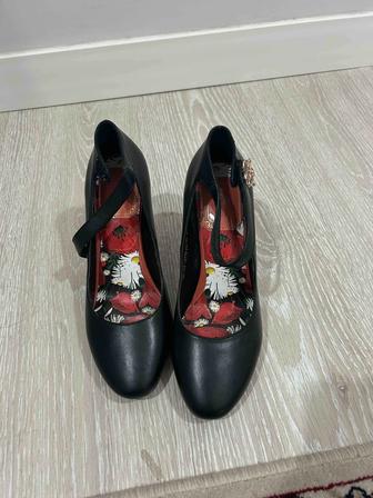 Босоножки/туфли бесплатно