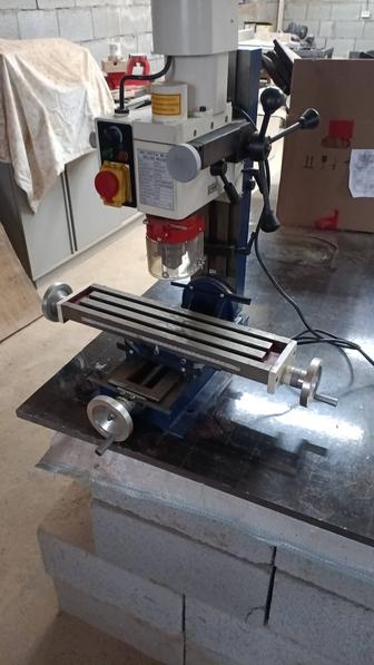 Сверлильно фрезерный станок