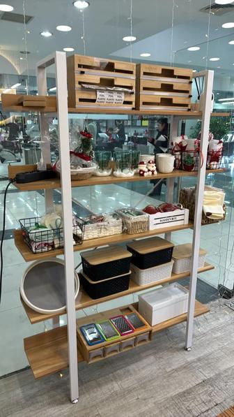 Стеллажи, стойки после бизнеса продаем срочно по дешевой цене. Б/у