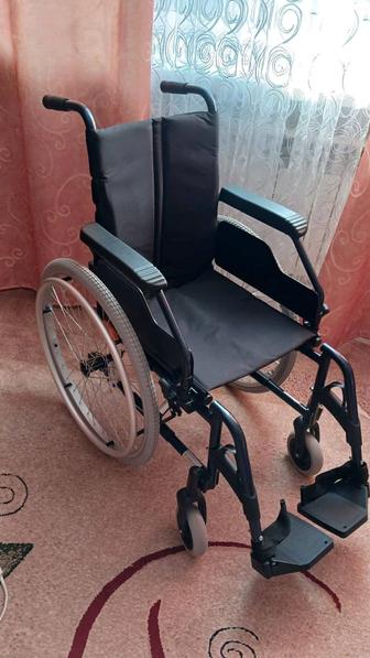 Продам инвалидную коляску