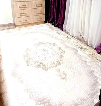 Ковер 2,3м1,7м новый шелковый