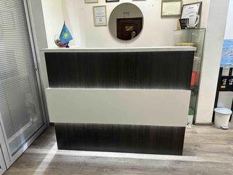 Стойка ресепшна