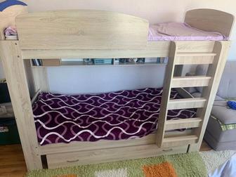 Двухъярусная кровать