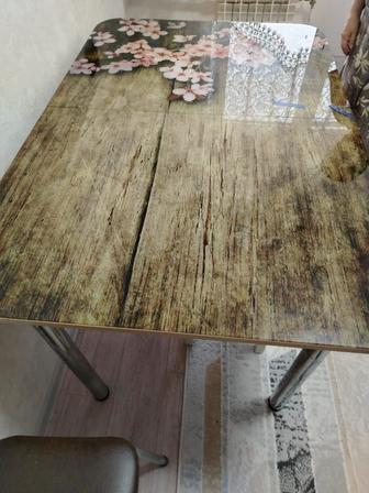 Продам кухонный стол