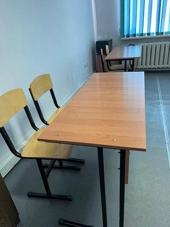 Продам школьные парты со стульями