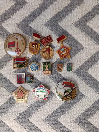 Значки эпохи СССР винтаж