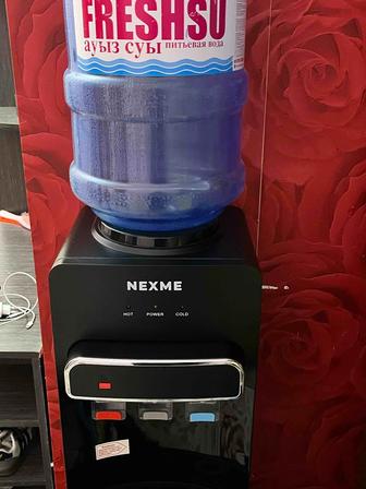 Продам куллер для воды с бутылкой