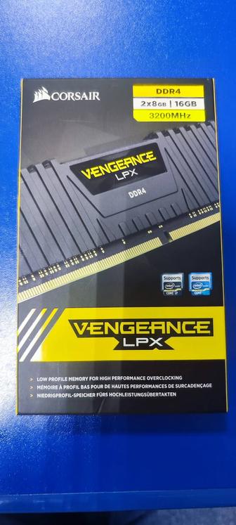Corsair DDR4 2x8 16 GB 3200MHz