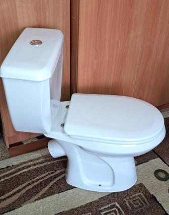 Два унитаза в сборе в отличном рабочем состоянии б/у.