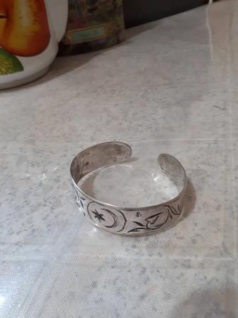 Продам серебряный браслет