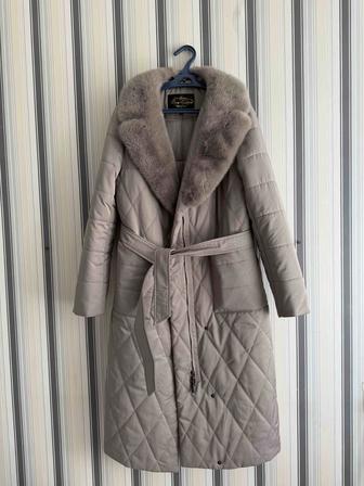 Продам зимнюю куртку с воротником норки