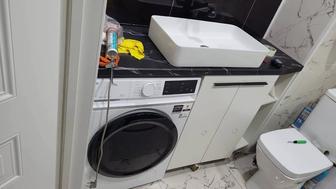 Шкафы, тумбочка, столешницы под мойку