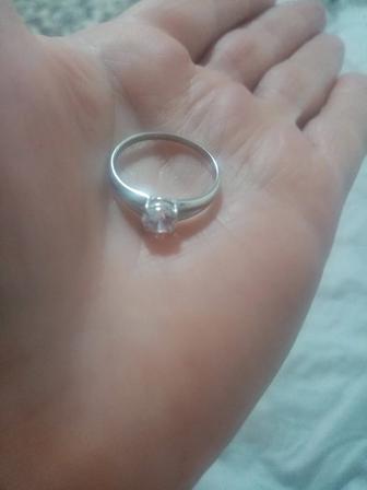 Продам серебряное кольцо