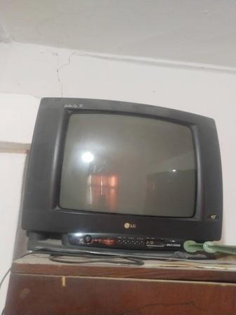 Продам телевизор рабочий цветной