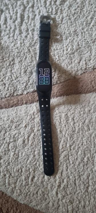 Продам смарт часы Mi Band 7 Global, цвет черный.