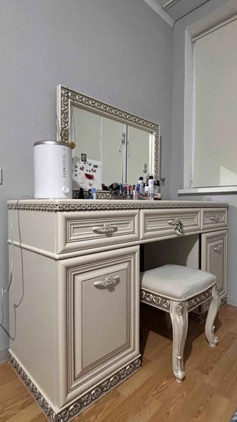 Туалетный столик