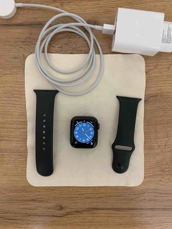 Apple Watch  5, 40 мм, черный цвет