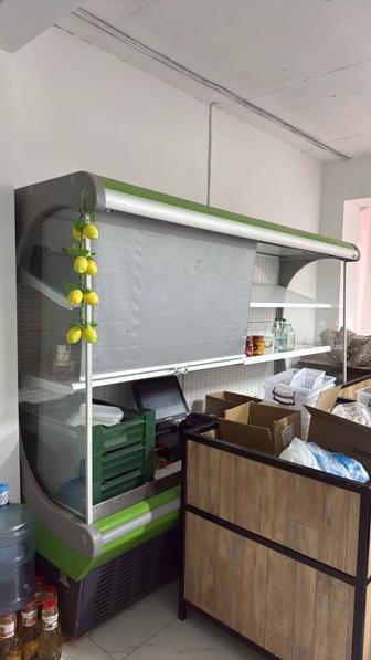 Продам холодильник витринный