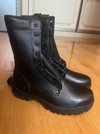 Продам мужские зимние берцы