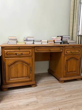 Продается письменный стол/стол для работы
