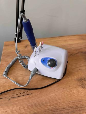 Продам аппарат для маникюра и лампу