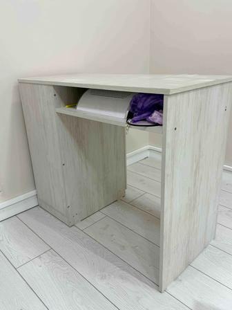 Продается маникюрный стол,кресло